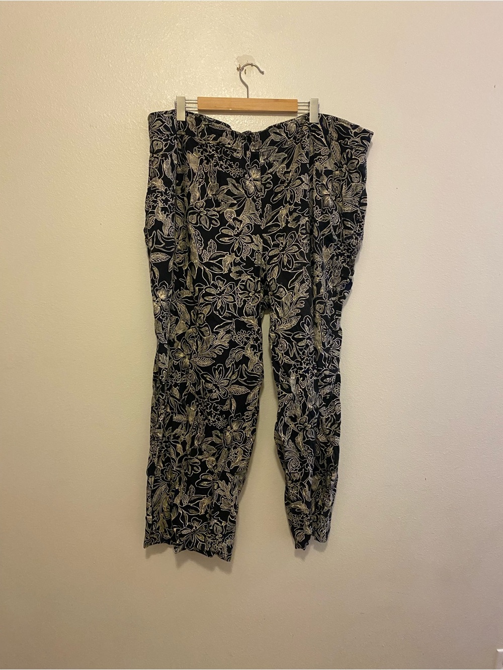 Linen Black Floral Print Casual Pants